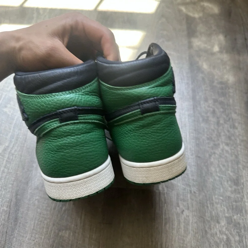 Size 10 - Nike Air Jordan 1 Retro High OG 'Pine Green 2.0 555088 030 No Box